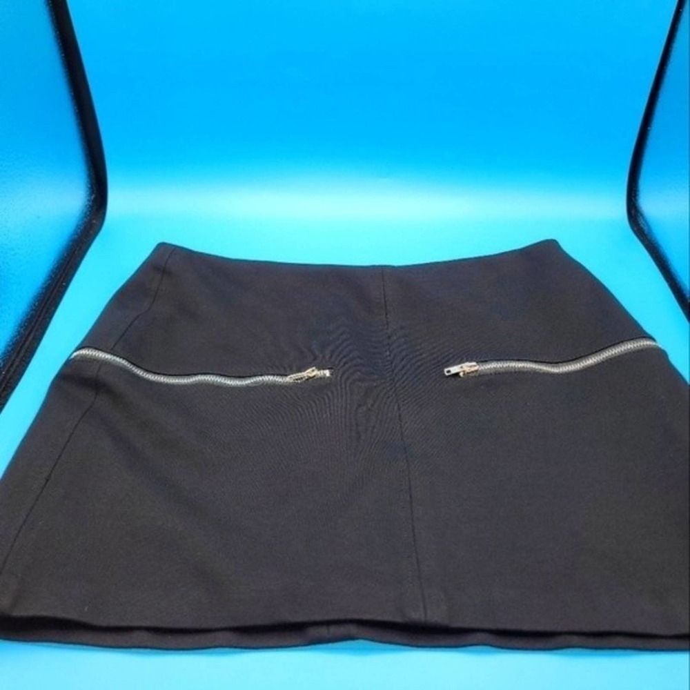 💥5/$10💥Black mini skirt-skort NWOT 😍